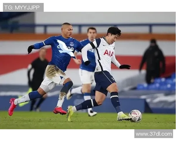 埃弗顿与热刺对决前瞻分析球队状态与战术布局探讨